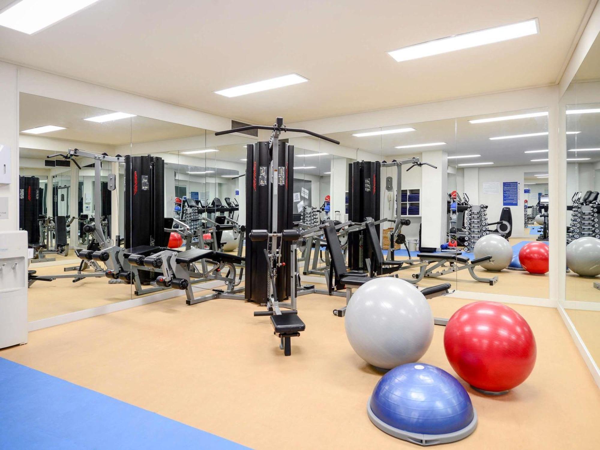 Novotel Melbourne Hotel 4*